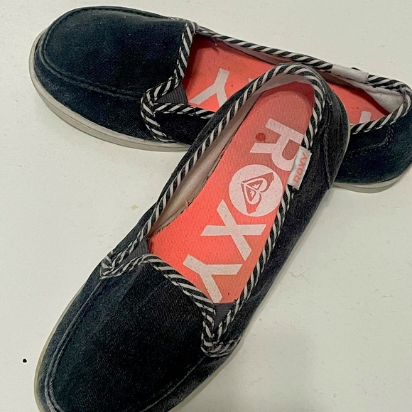Roxy Minnow Blue Denim Slip On Shoes 6.5 - Picture 3 of 11